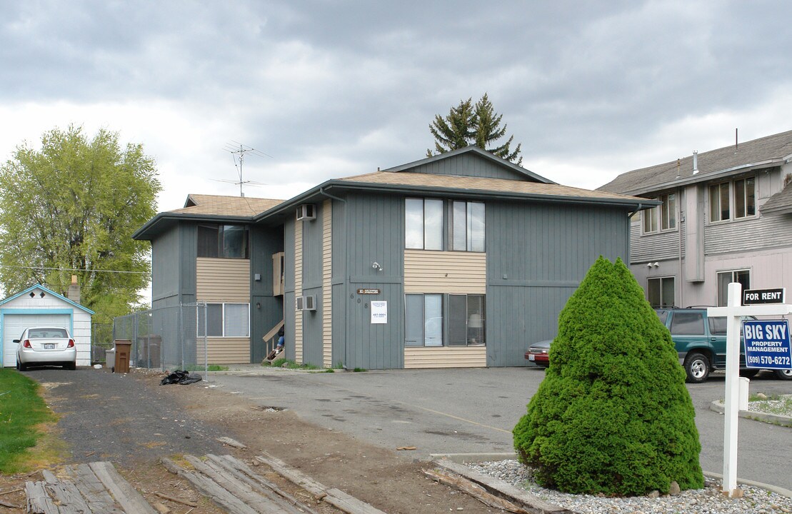 608 W Augusta Ave in Spokane, WA - Building Photo