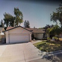 5095 W Kadota Ave in Fresno, CA - Building Photo