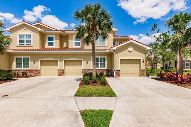 property at 3215 Oriole Dr