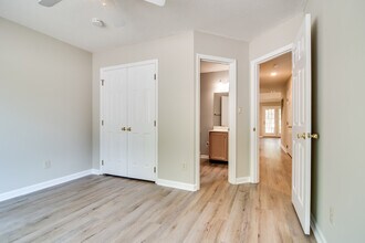 68 Forest Oaks Dr in Durham, NC - Building Photo - Building Photo