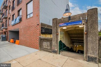 308 W Chelten Ave in Philadelphia, PA - Foto de edificio - Building Photo