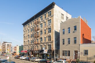 442 Lorimer St in Brooklyn, NY - Foto de edificio - Building Photo