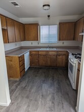 811 W Tulare Rd, Unit 3 bedrooms in Lindsay, CA - Building Photo - Building Photo