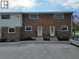 10 Montclair Crescent in Simcoe, ON - Building Photo