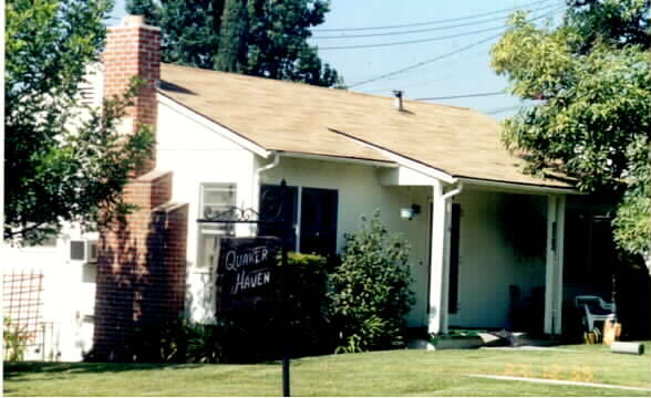 Quaker Haven in Whittier, CA - Foto de edificio