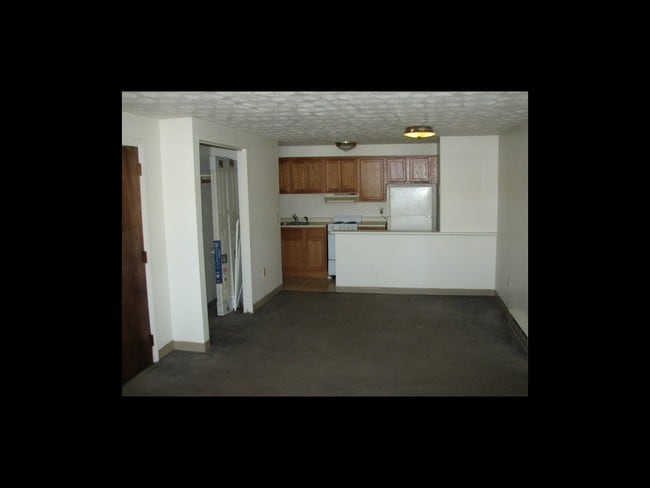 Crosshill Housing in Dover, NH - Building Photo - Building Photo