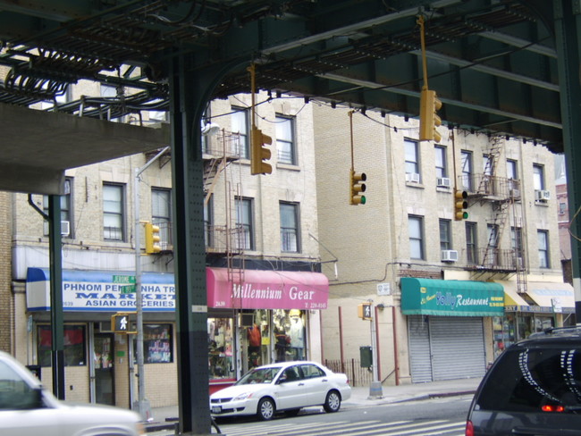 2639-2641 Jerome Ave in Bronx, NY - Building Photo - Building Photo