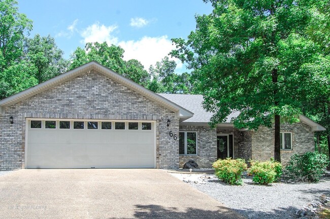 66 Almazan Way in Hot Springs, AR - Building Photo - Building Photo