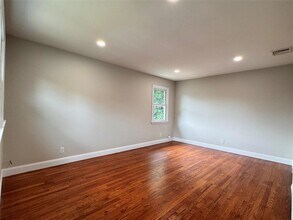 22 Warner Ln in Ronkonkoma, NY - Foto de edificio - Building Photo