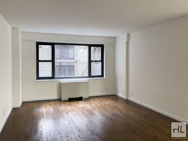 EAST 56 STREET in New York, NY - Building Photo - Building Photo