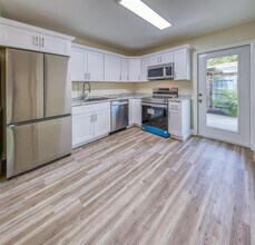 241 NE 40th Ct, Unit 241 in Oakland Park, FL - Building Photo - Building Photo