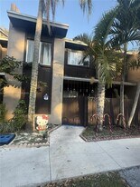 1177 Sussex Dr in North Lauderdale, FL - Building Photo