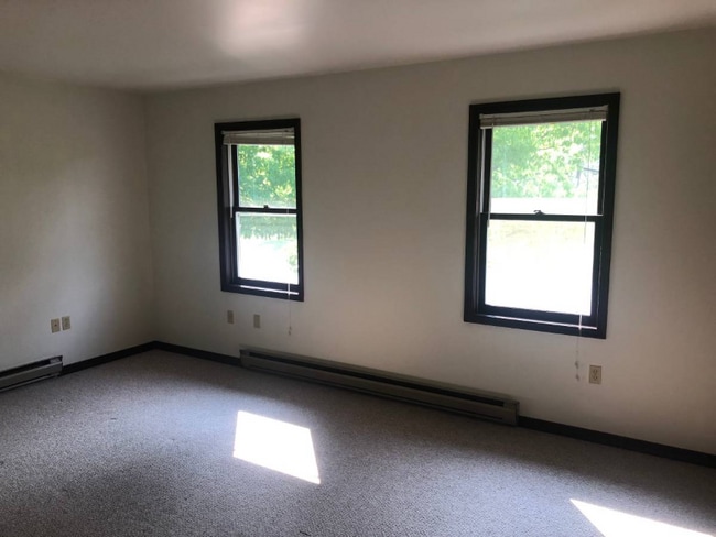 296-298 Upper Demunds Rd, Unit 298 Upper Demunds Road in Dallas, PA - Foto de edificio - Building Photo