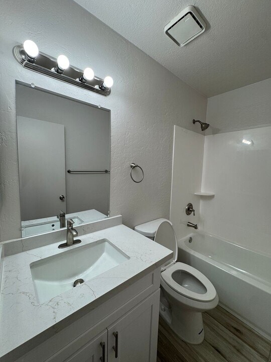 738 W Pepper Pl-Unit -738 W Pepper Pl #3 in Mesa, AZ - Building Photo