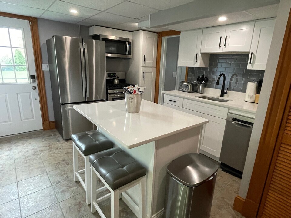 25 Winsor Rd, Unit Unit 2 Apartment in Billerica, MA - Foto de edificio