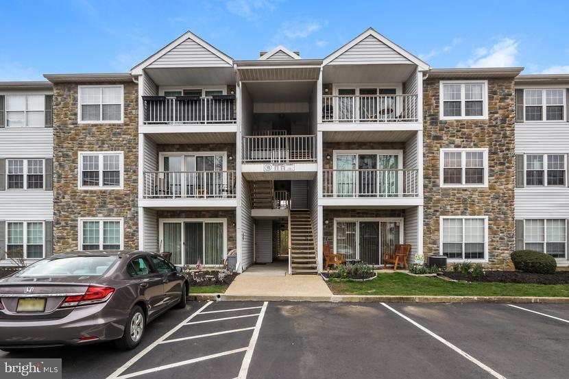 49 Mulberry Ct in Trenton, NJ - Building Photo