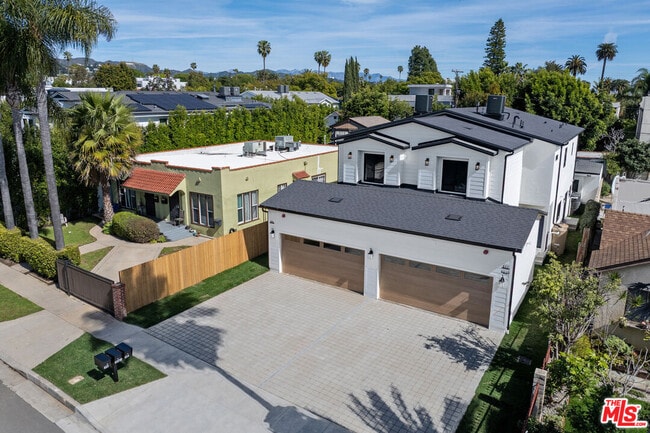 822 N Orange Grove Ave in Los Angeles, CA - Building Photo - Building Photo