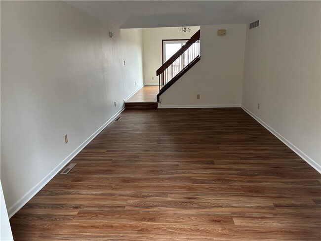 24 Spring Hill in Fairport, NY - Building Photo - Building Photo