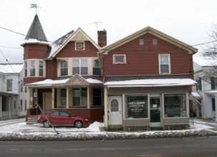 600 E Main St in Cobleskill, NY - Foto de edificio - Building Photo