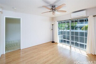 493 Mananai Pl in Honolulu, HI - Building Photo