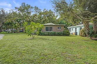 1101 SW 8th Ter in Fort Lauderdale, FL - Foto de edificio - Building Photo