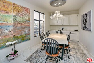 4444 Wilshire Blvd in Los Angeles, CA - Building Photo - Building Photo