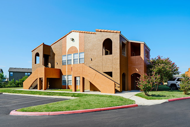 Monticello Manor Apartment Homes in San Antonio, TX - Building Photo - Building Photo