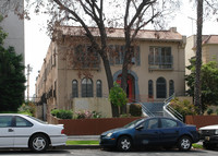 4152 Rosewood Ave in Los Angeles, CA - Building Photo - Building Photo