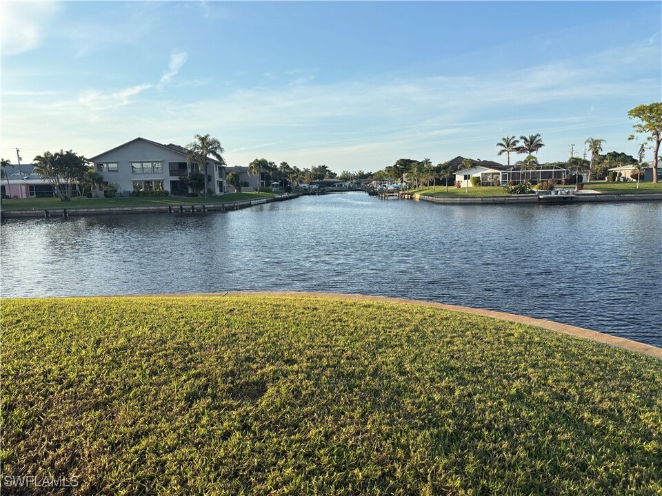 4500 SE 5th Pl in Cape Coral, FL - Building Photo