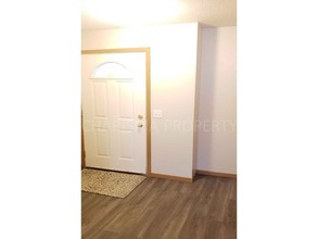 7029 56th St-Unit -5 in Sioux Falls, SD - Foto de edificio - Building Photo