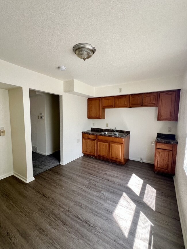 4616 W Stark St, Unit Upper Unit