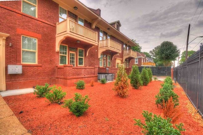 528 E Pkwy N, Unit 15 in Memphis, TN - Building Photo - Building Photo