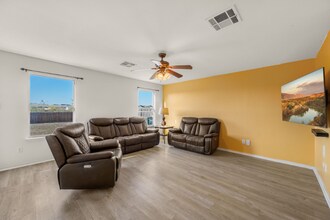 1189 Shadow Creek Blvd in Buda, TX - Building Photo - Building Photo