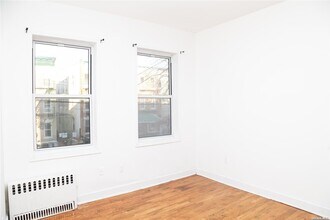 43-04 34th Ave-Unit -2F in Queens, NY - Building Photo - Building Photo