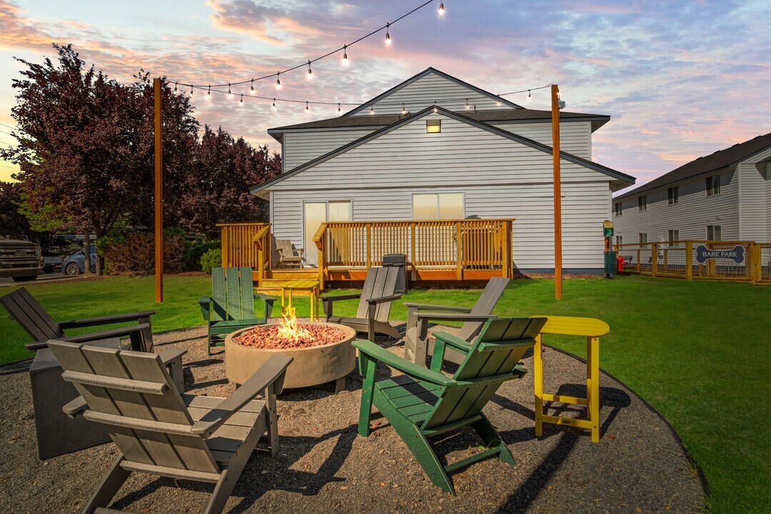 Oasis at 2600 in Bend, OR - Foto de edificio