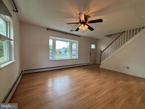 64 Valley Rd in Phoenixville, PA - Building Photo - Building Photo