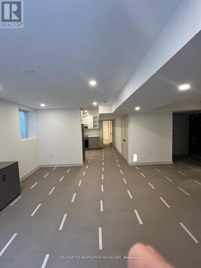 1042 Kingpeak Cres in Pickering, ON - Building Photo - Building Photo