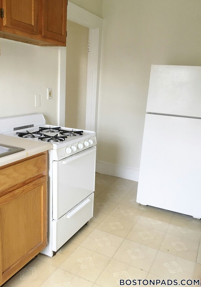 157 Summer St in Somerville, MA - Building Photo - Building Photo