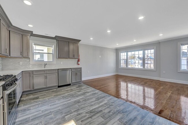 126 N 15th St in East Orange, NJ - Building Photo - Building Photo