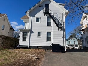 77 Windsor Ave in Meriden, CT - Building Photo - Building Photo