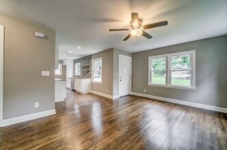 1384 Westmont Rd SW in Atlanta, GA - Foto de edificio - Building Photo