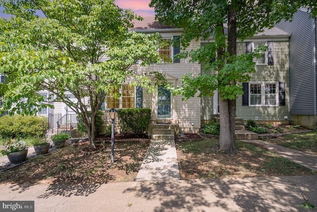 property at 6580 Lochleigh Ct