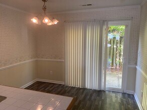 3993-III-6 Sterling Pointe Dr in Greenville, NC - Building Photo - Building Photo