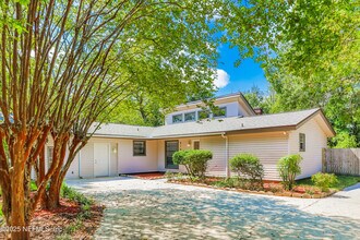 8162 Cayuga Trail W in Jacksonville, FL - Building Photo - Building Photo