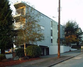 Green Lake Park View Apartments in Seattle, WA - Building Photo - Building Photo