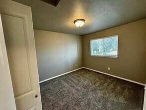9304 E Dean Ln in Spokane Valley, WA - Building Photo - Building Photo