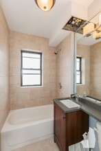 550 W Arlington Pl, Unit 610 in Chicago, IL - Building Photo - Building Photo