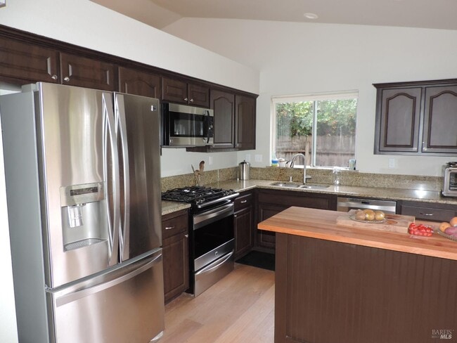 4150 Manchester Dr in Napa, CA - Building Photo - Building Photo