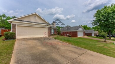 8063 Sonoma Pointe Dr in Columbus, GA - Building Photo - Building Photo