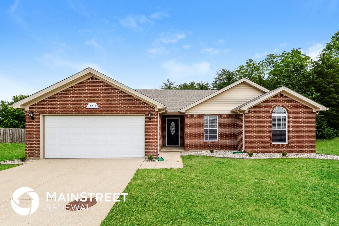 12015 Timberfield Ct in Sellersburg, IN - Building Photo
